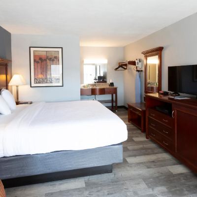 King Room - Non-Smoking Sunrise Inn Williamstown Promo Code