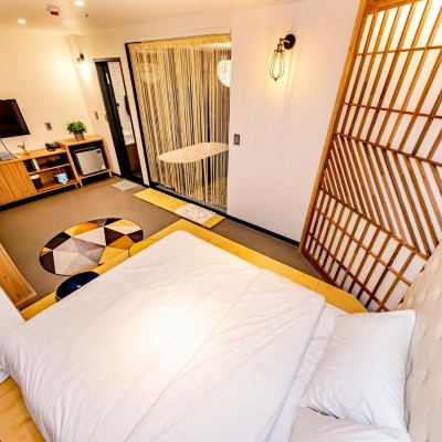 Deluxe Double Room With Bath The Jade hotel Promo Code