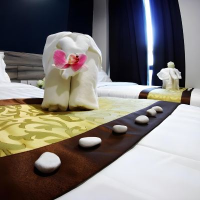 Deluxe Twin Room Meriton Inn Promo Code