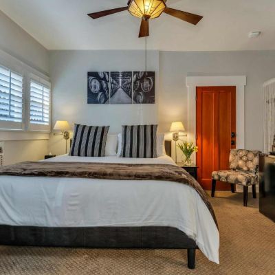 Five-Bedroom House Craftsman Inn Promo Code