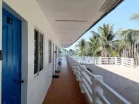 Brizo Hotel & Beach Resort Hotele w: Bataan