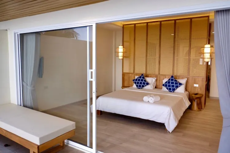 ห้องพรีเมียมพร้อมระเบียงและวิวทะเล