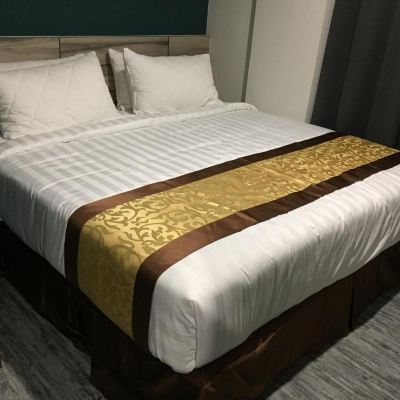 Deluxe King Room Meriton Inn Promo Code