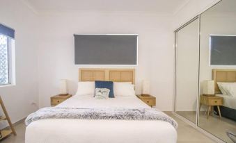ZEN GARDEN - COZY 2-BR + Modern Design w/ Aircon - Housity