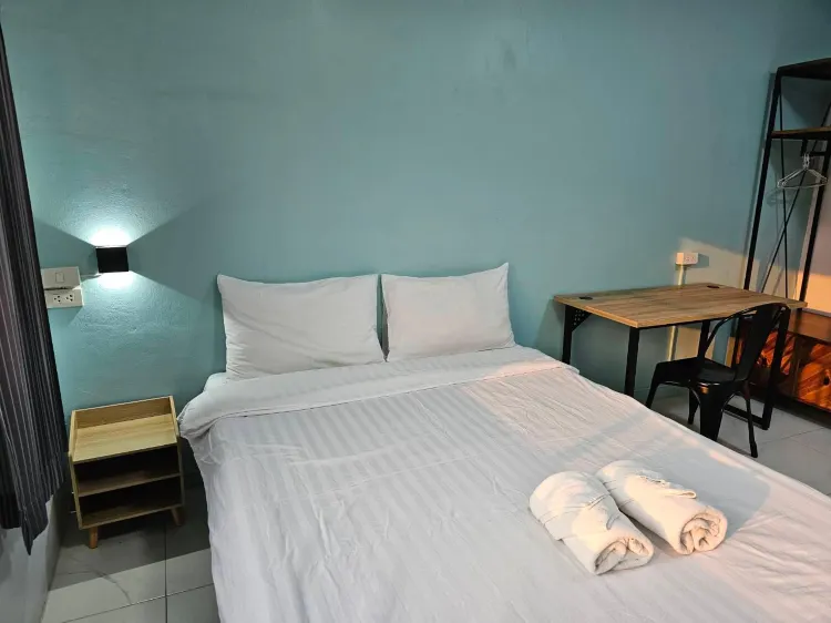 ห้องดีลักซ์ เตียงใหญ่ 1 เตียง