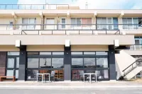 J-Hoppers Lake Biwa Guesthouse Hotels in 