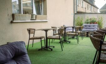 LOGIS -Hotel & Restaurant de la Place - Housity