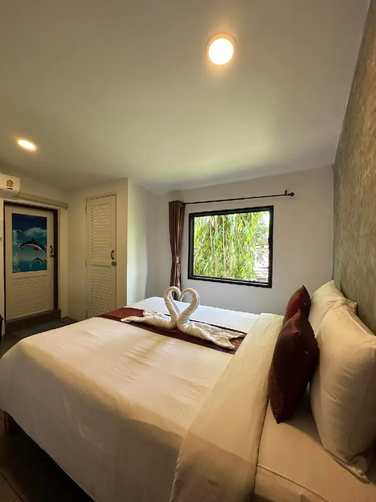 ห้องดีลักซ์พร้อมเครื่องปรับอากาศ