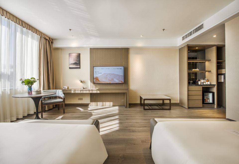Yangjiang Jiangcheng Junyi Square Atour X HotelJimu Twin Room (Mini Fridge + Wireless Screen Casting)