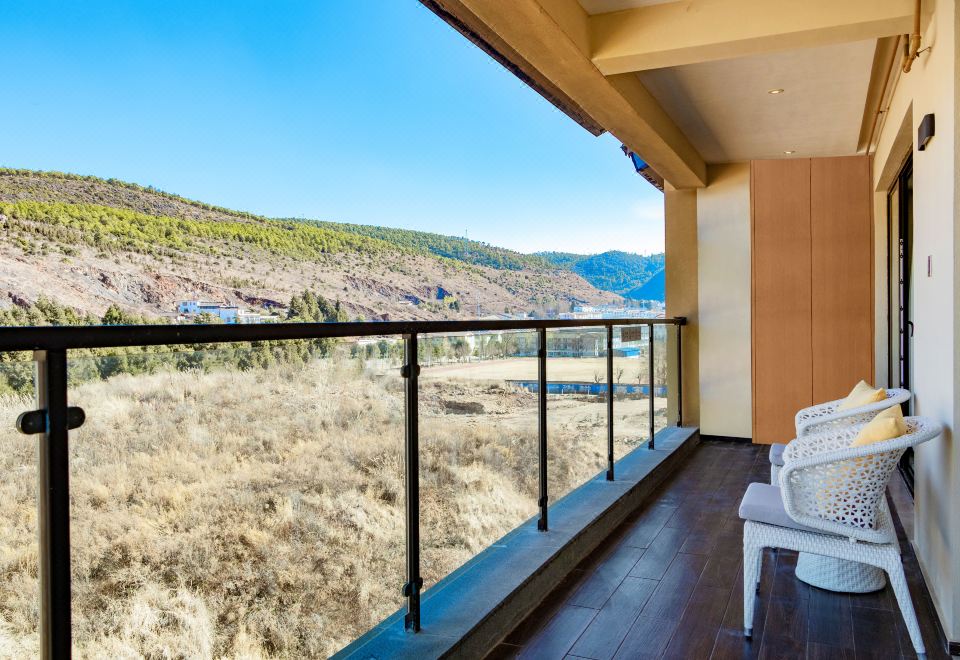 雪山全景雙卧套房