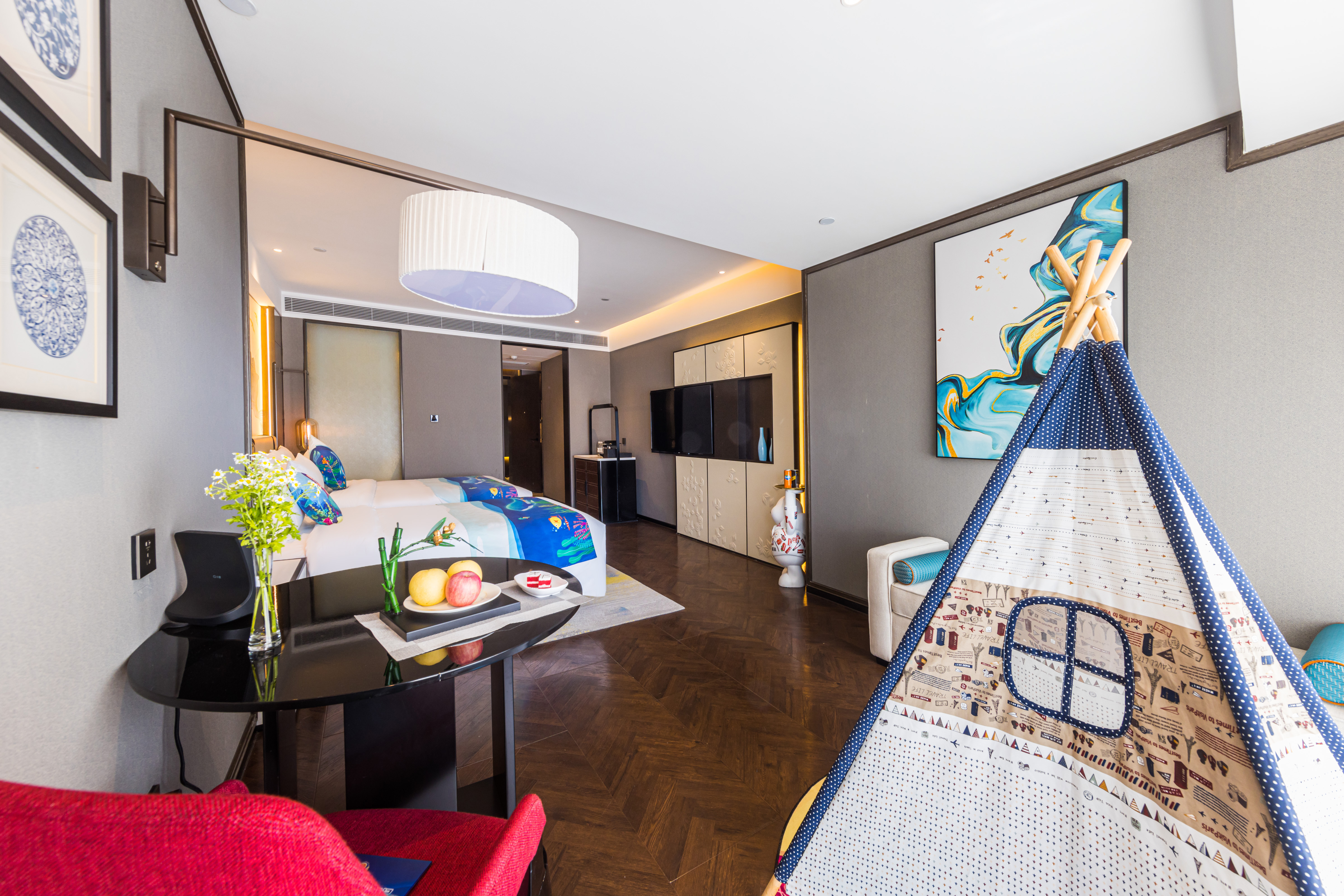 萃华家庭亲子房（全屋智能小度＋亲子主题+冰箱+电视投屏+柔软浴袍）