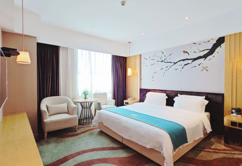 Queen Room With View