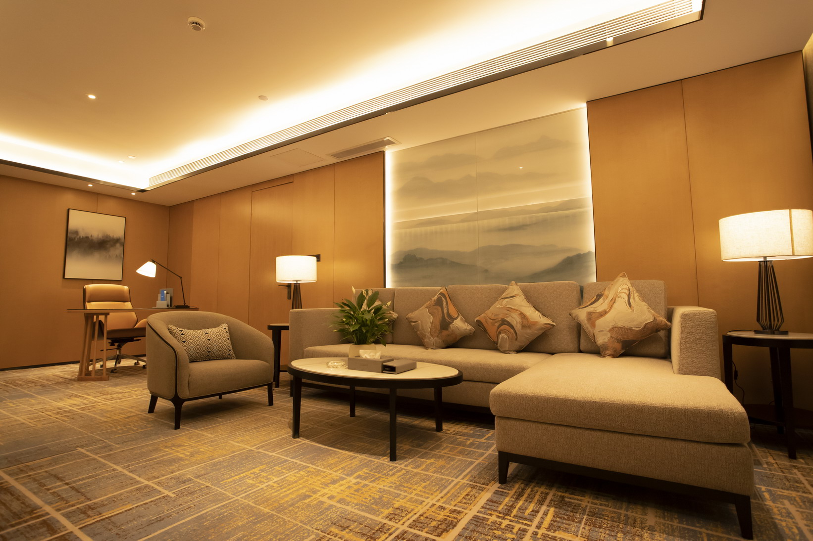 Egret Island Lakeside HotelDeluxe Suite