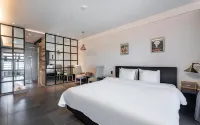 Pandora Hotel