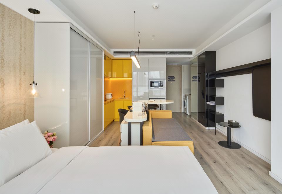 豪華單房公寓【冰箱+洗烘機+雙開衣柜】