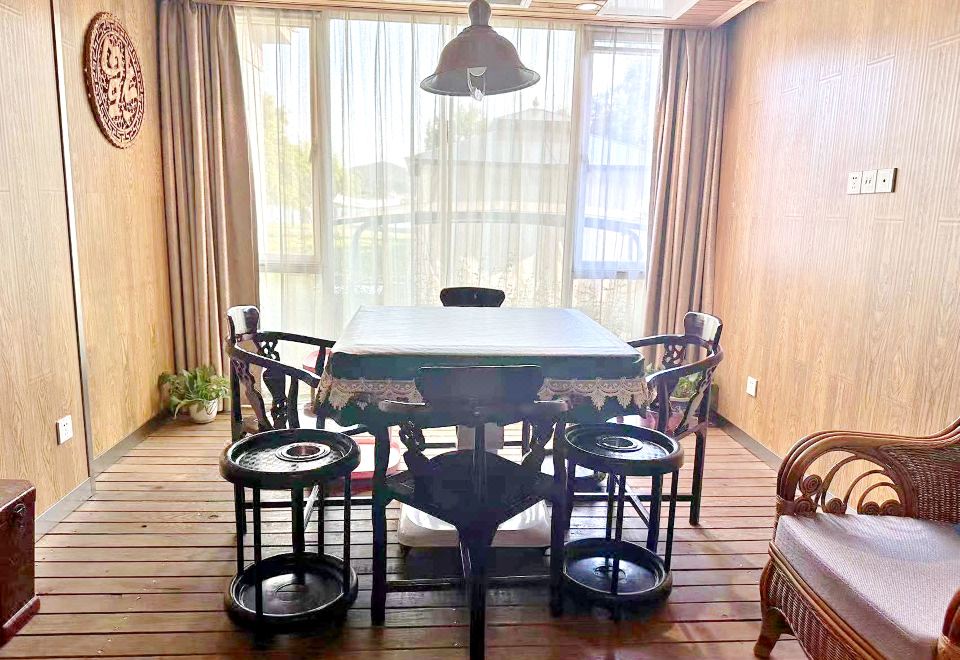 特色康乐湖景养生房