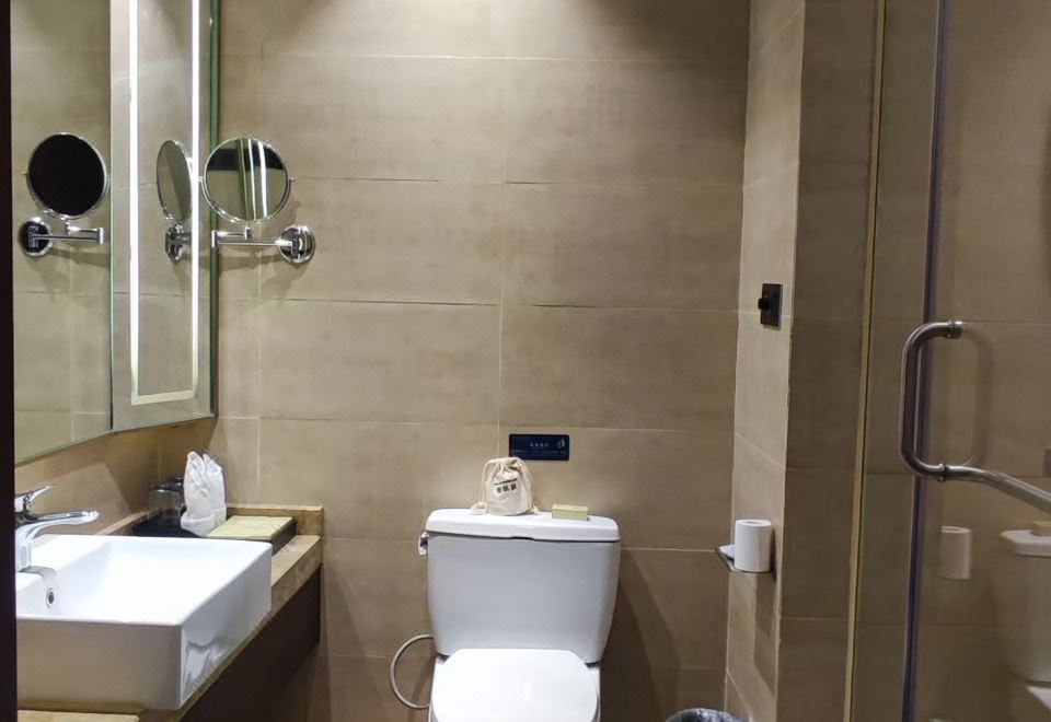 HezhouYuanboyuanHotSpringResortLinlang Studio