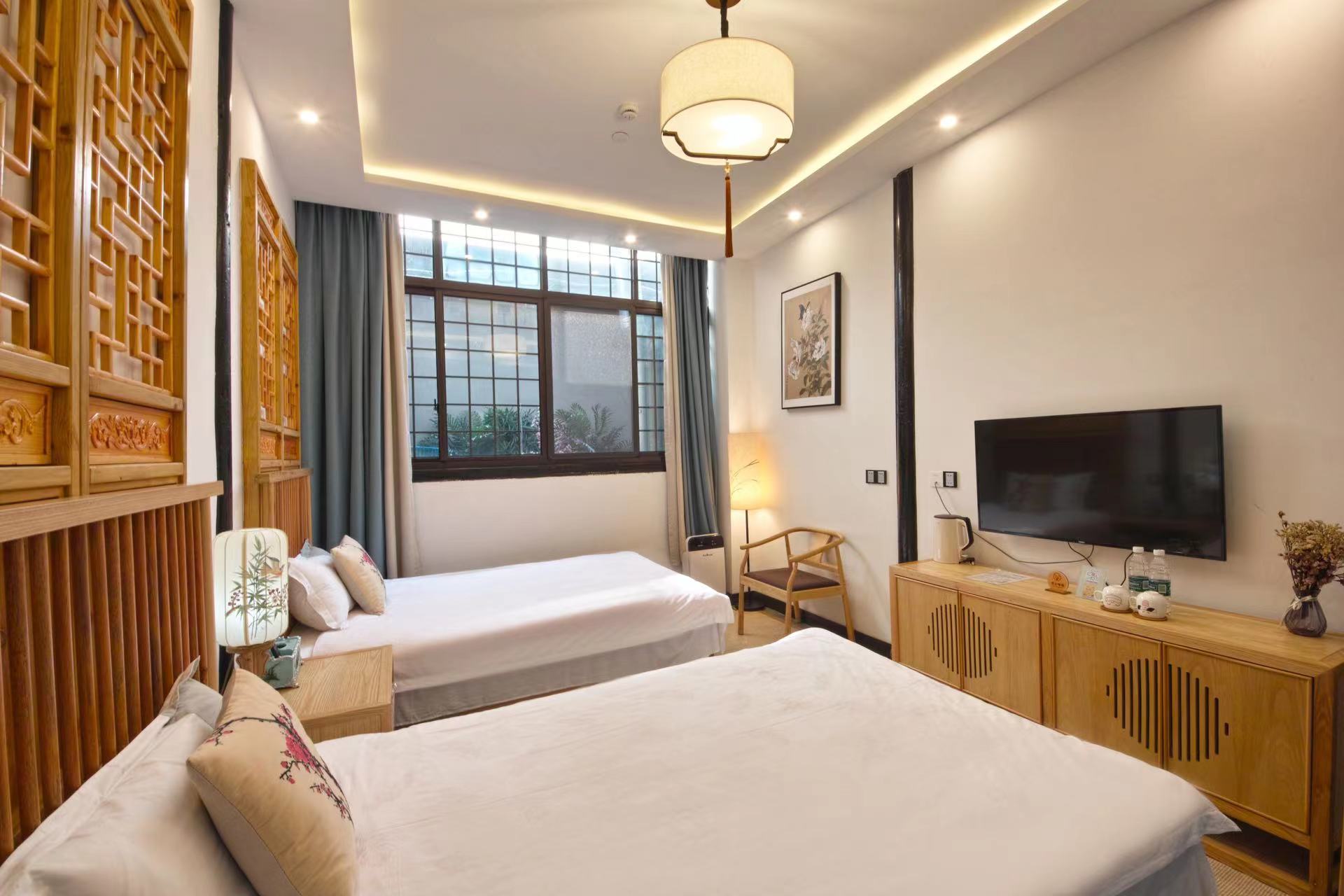 古風輕奢雙床房--慕斯床墊+科勒衞浴+負離子空氣凈化器