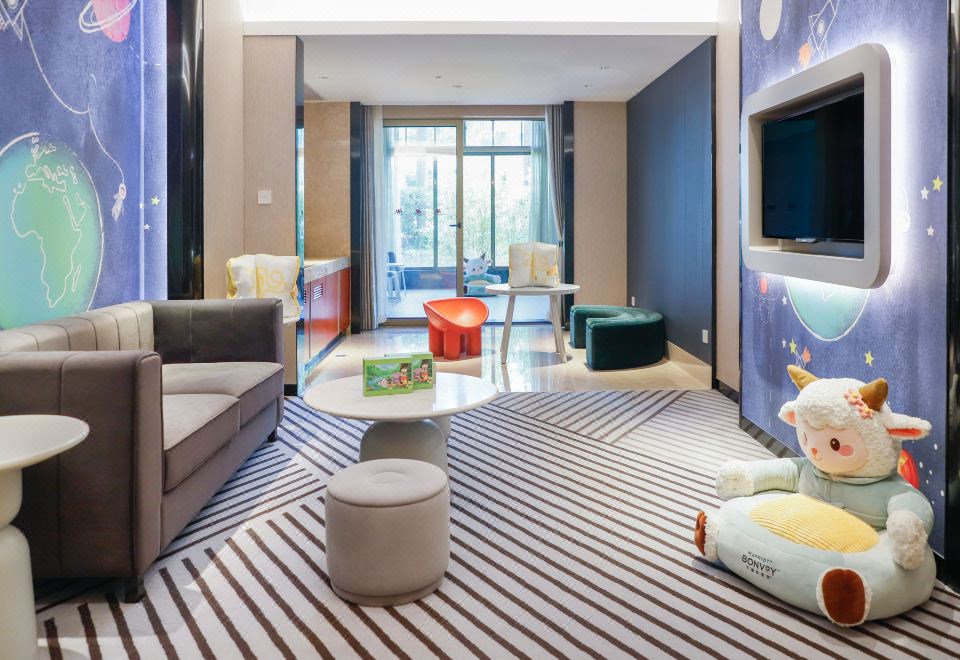 豪友团亲子主题房-小羊米娅