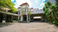 Tripletree Novon Family Hotel