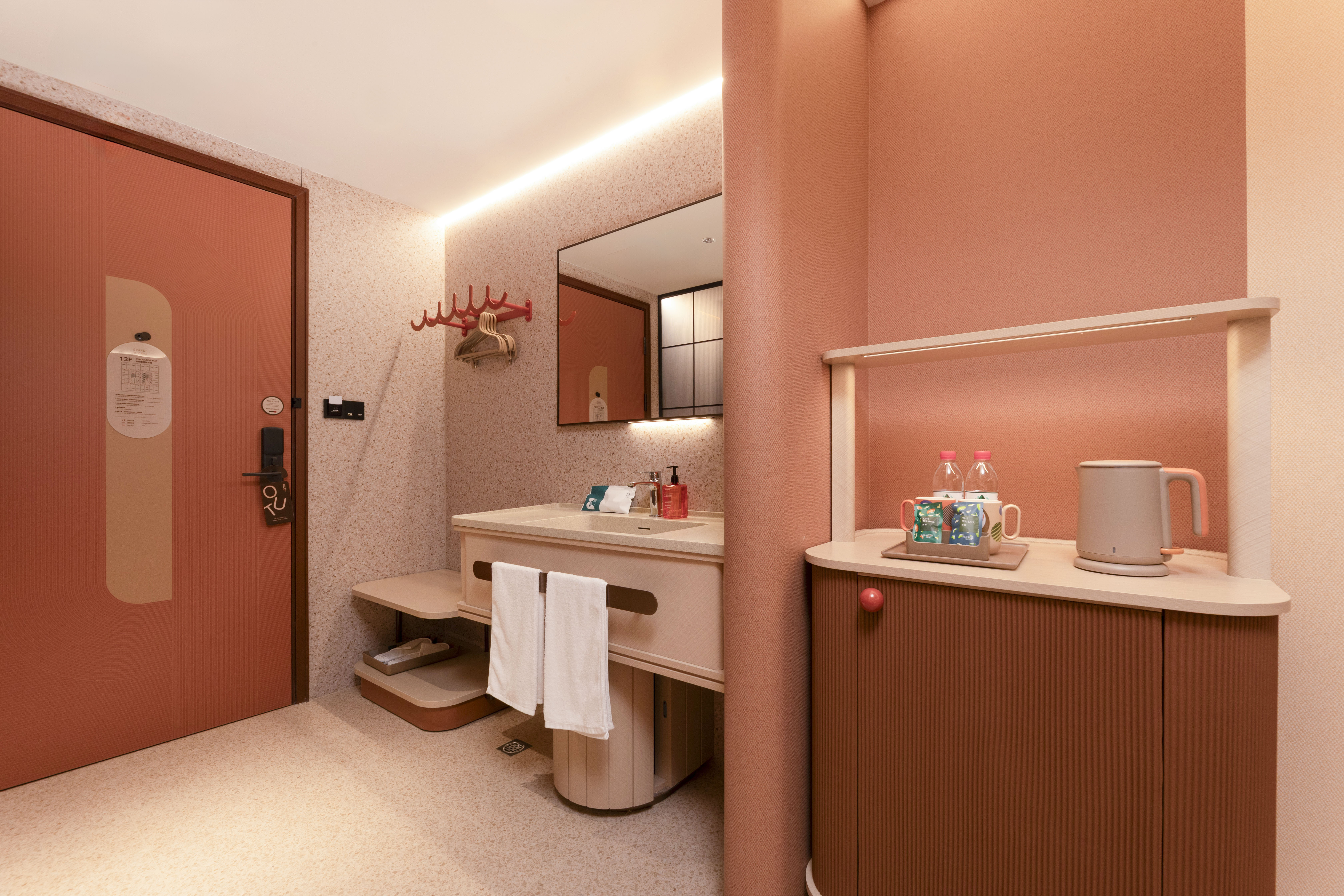 商务大床房|冰箱|深睡床垫|65寸投屏电视