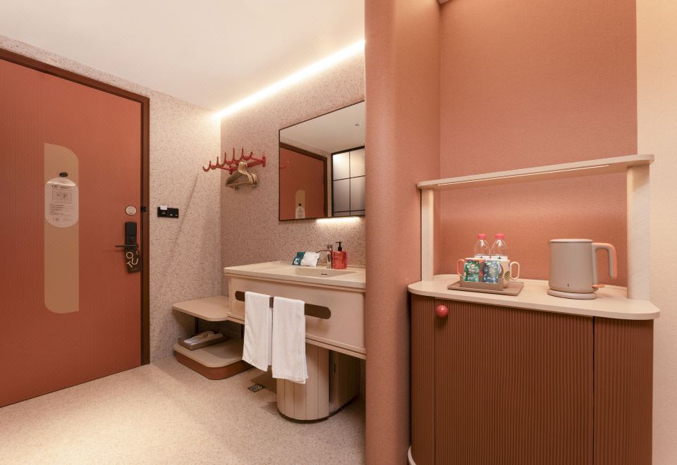 商务大床房|冰箱|深睡床垫|65寸投屏电视