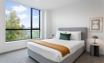 BKs Pioneer Motel - Housity