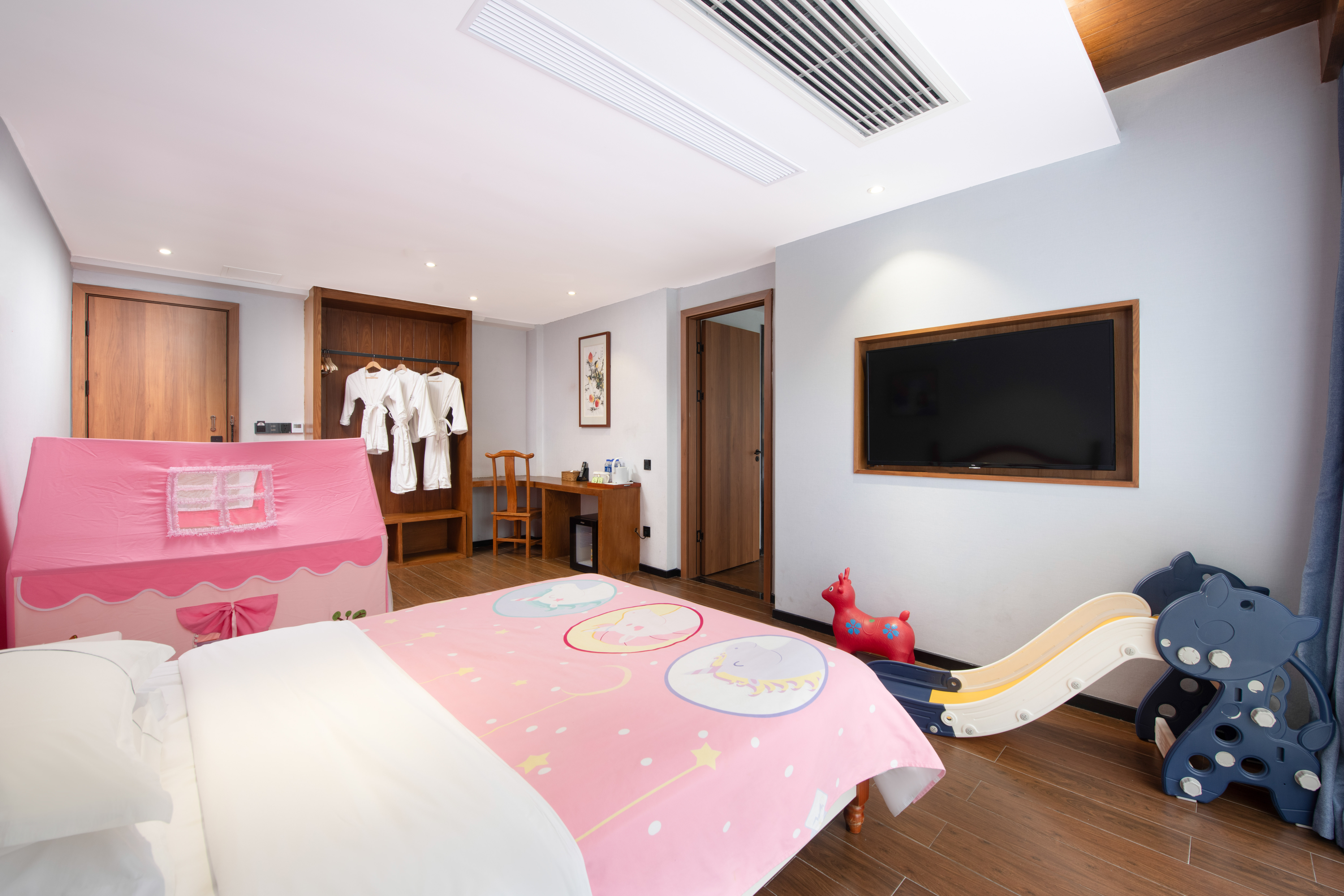 Xianchuang Hotel园景亲子套房+园林景观+小童滑梯+小童帐篷+mini吧