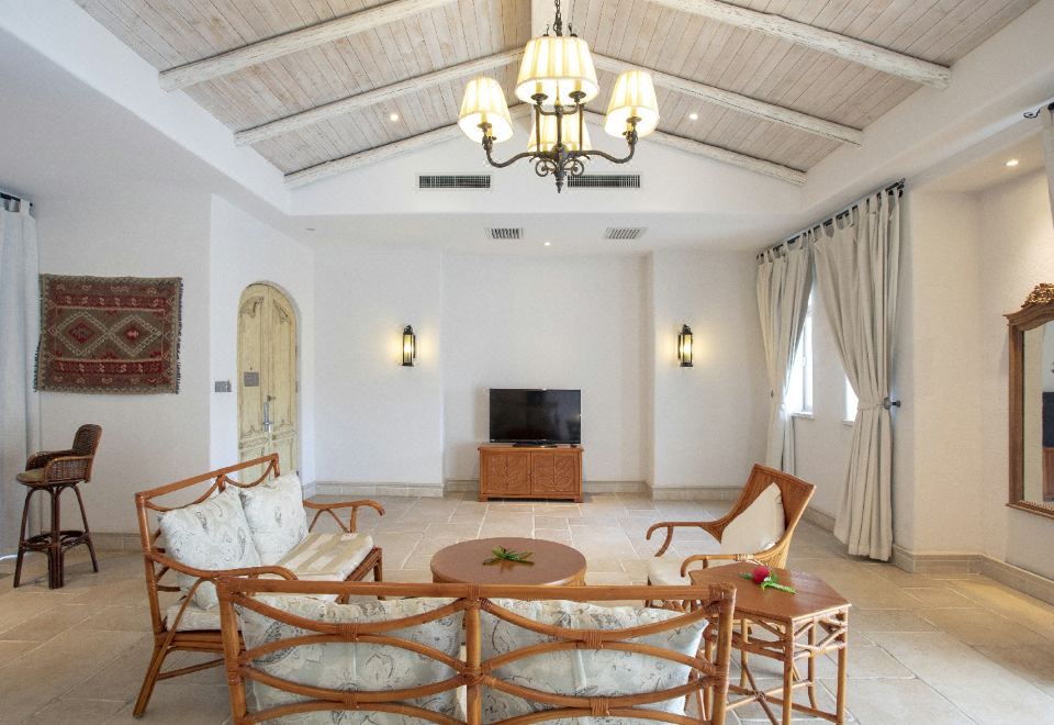 Xikang Yunshe Wellness & Resort HainanVintage Castle Suite (Double Bed)