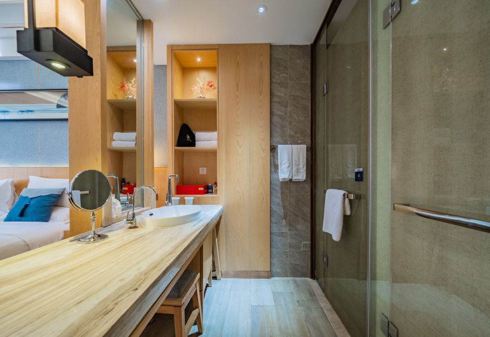 尊享·豪华大床房-明窗+电动窗帘