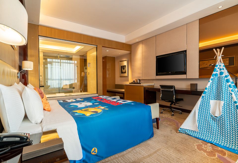 亲子连通房（杜拉维特衞浴+金可儿床垫+超大豪华浴缸）