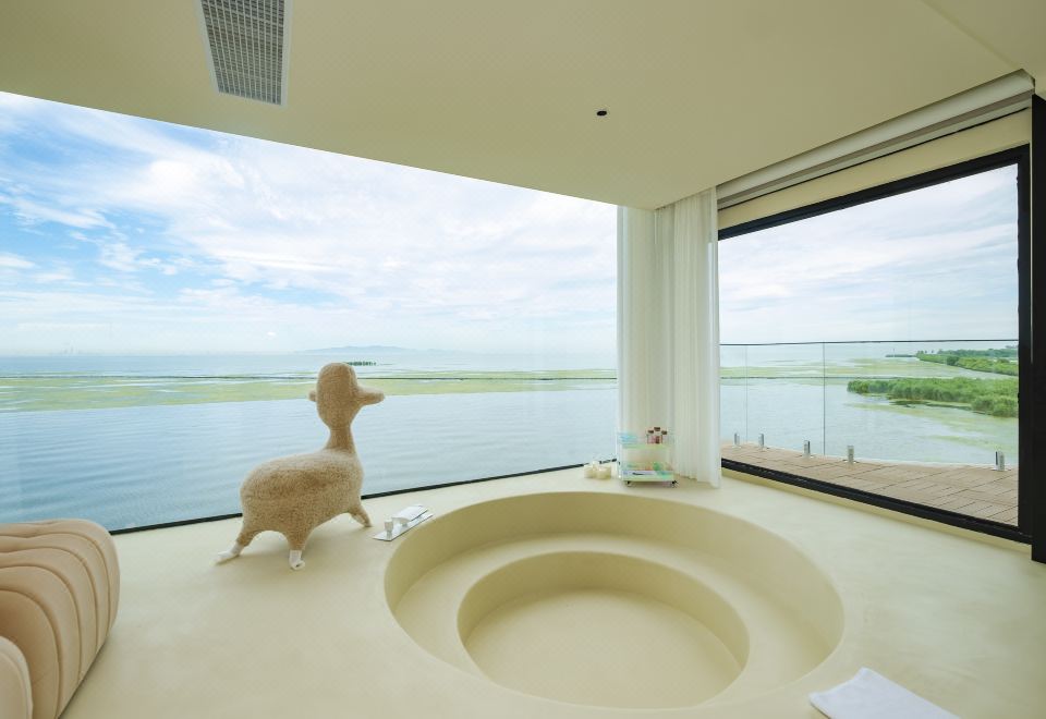 270°湖景大床房·CLUB302【私汤·全屋智能·观景露台】