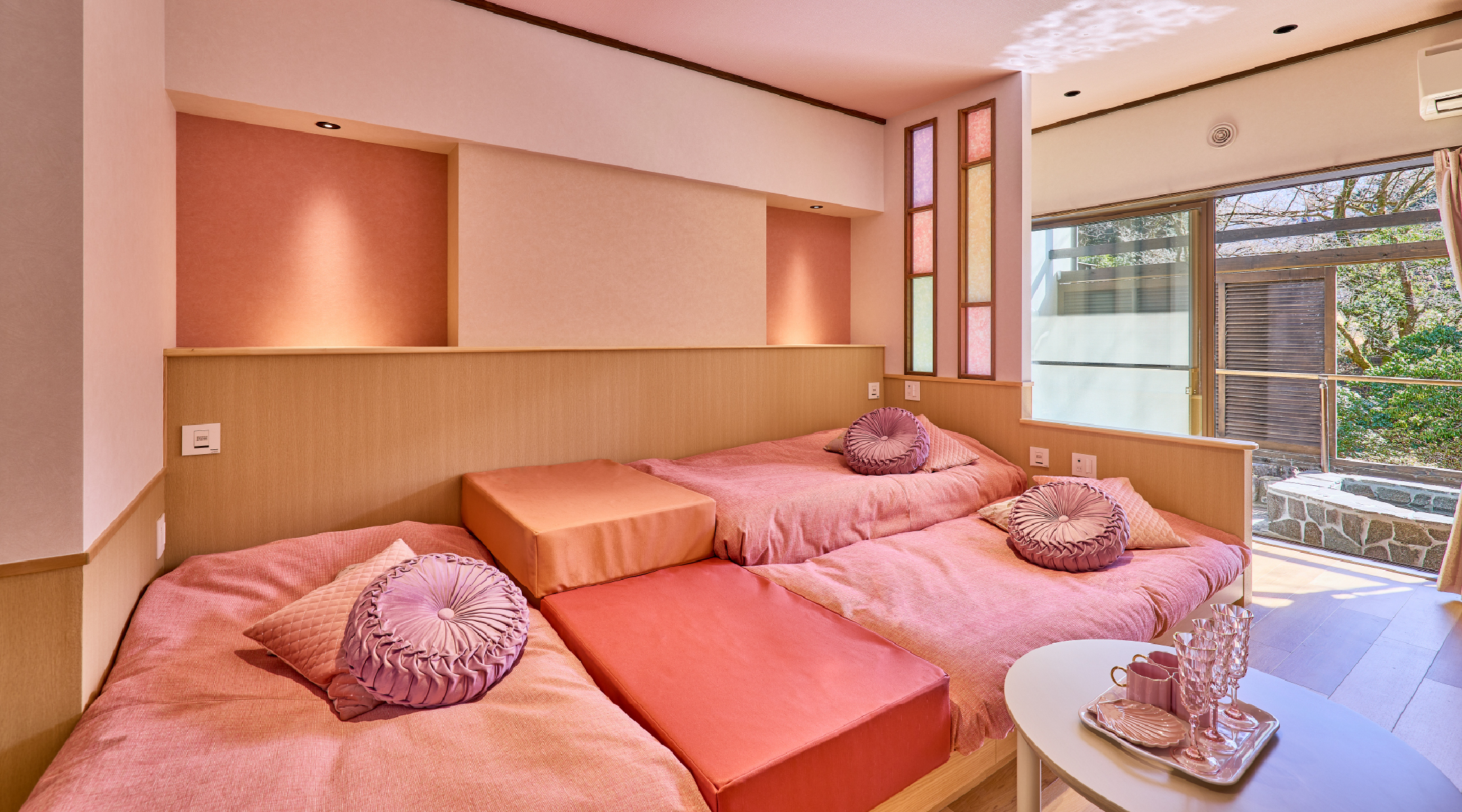 Sengokuhara Shinanoki Ichinoyu主楼一楼梦幻房（带露天浴池）