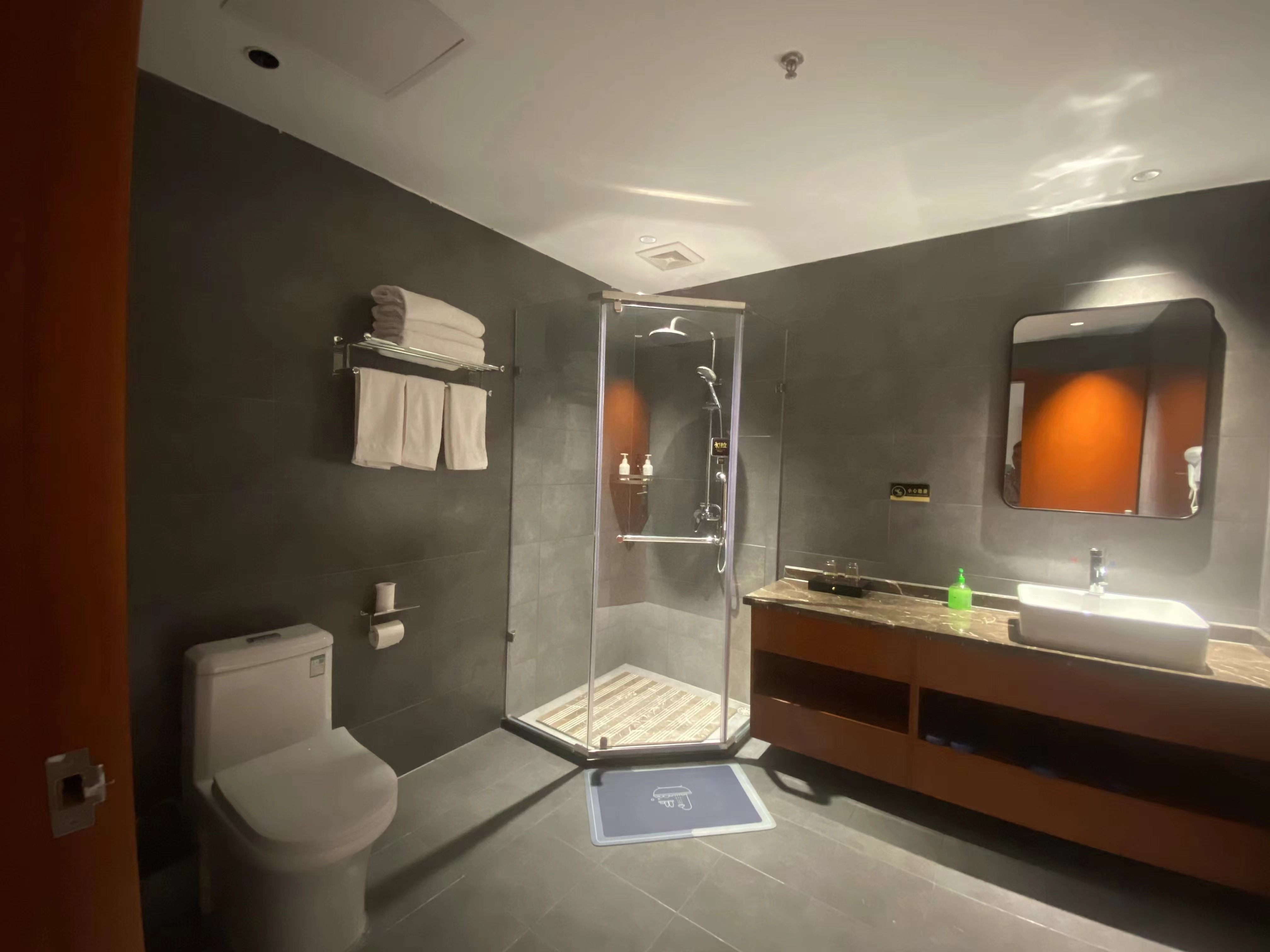 和悦三人聚套房