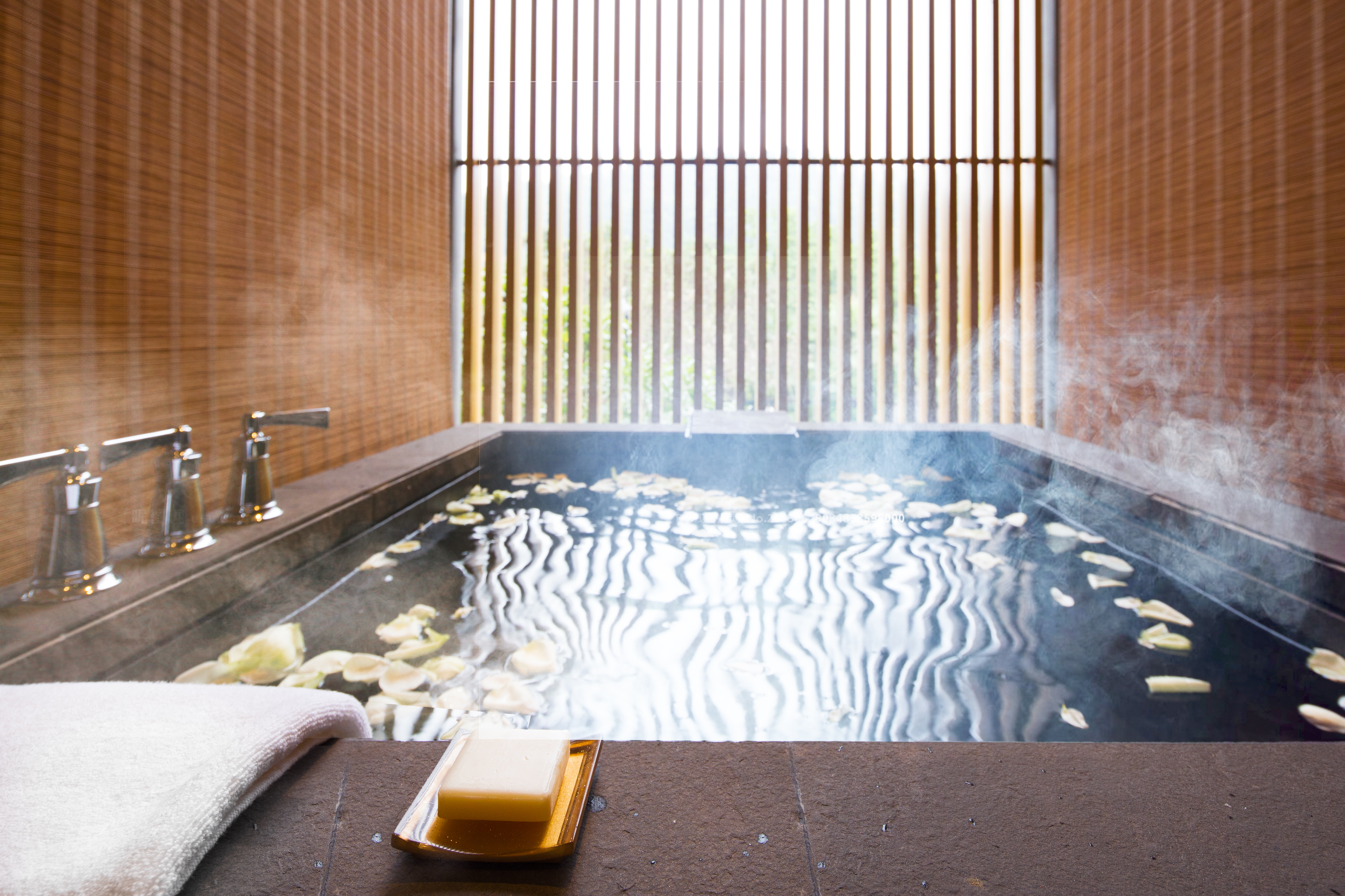 园景温泉套房汤屋