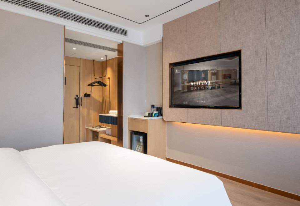 悦景大床房【全景大窗+智能客控＋小冰箱+零压床垫】