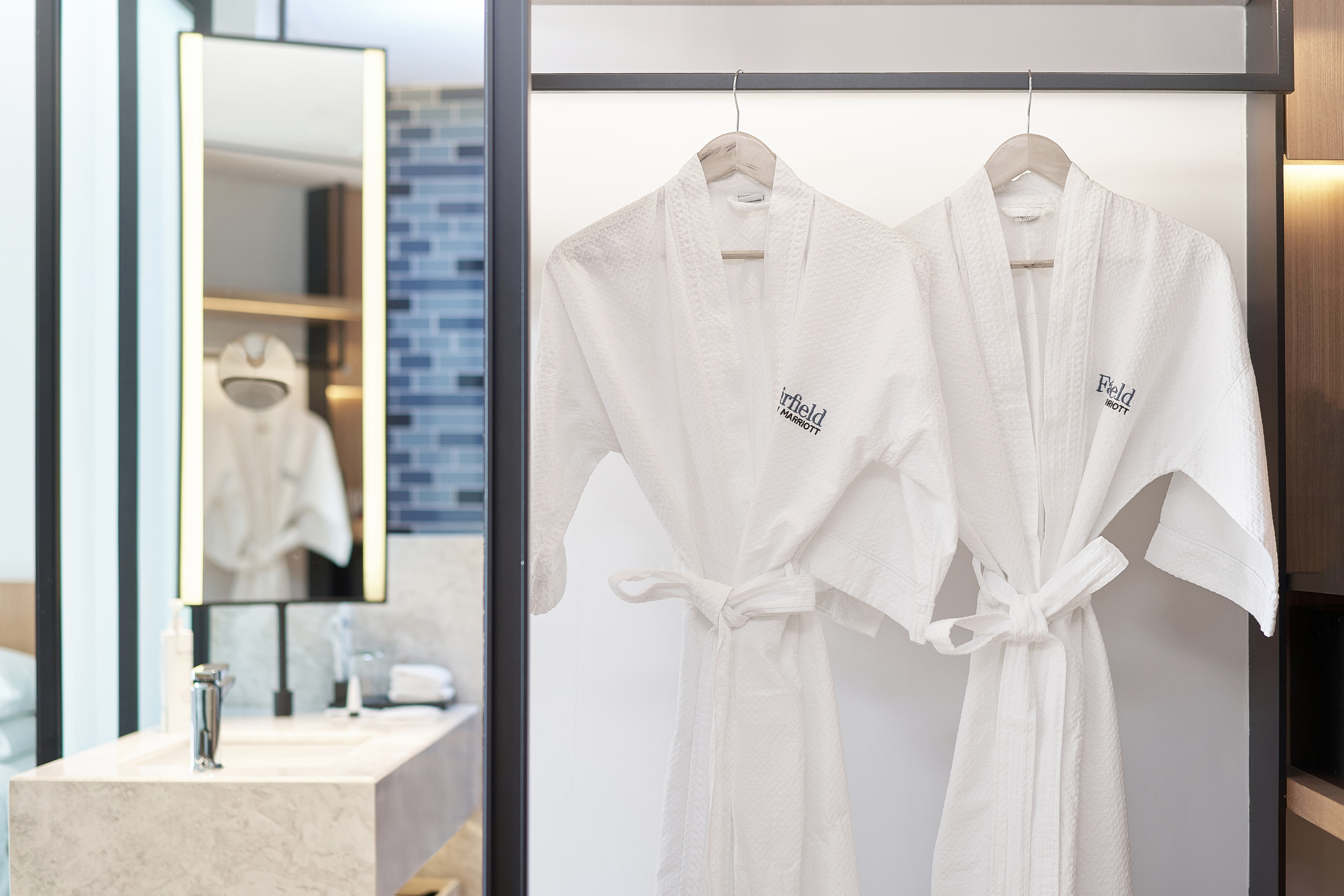 高级大床房（舒达Serta床垫、华夫格Waffle床品、华夫格Waffle浴袍、冰箱）