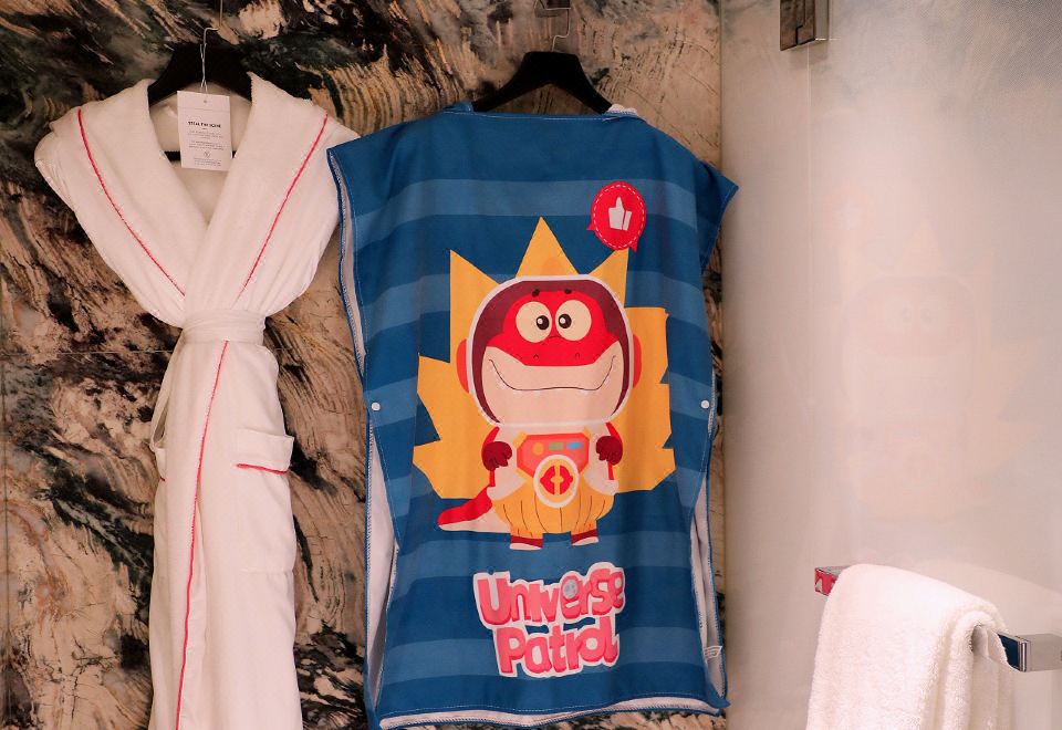 W Hotel XianCosmic Chomp Team Themed Family Twin Room