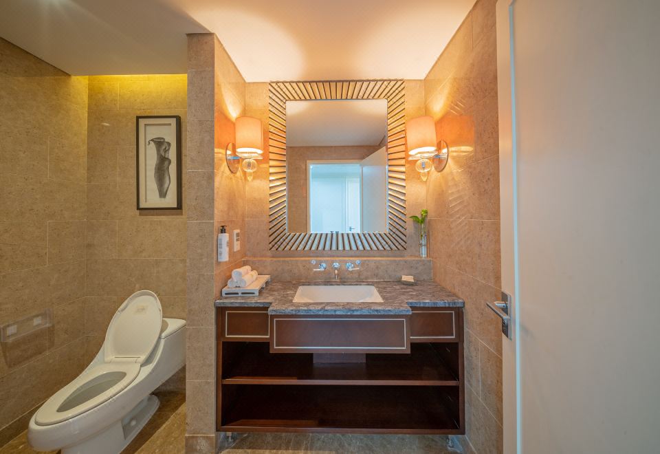 SeaView Garden Hotel QingdaoLoft (Double Bed) (Pitched Roof)