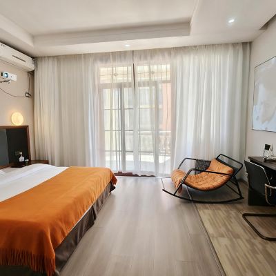 陽台音影大床房（高清巨幕+海量片源+乾濕分離） 至海家飯店（長樂國際機場店）優惠