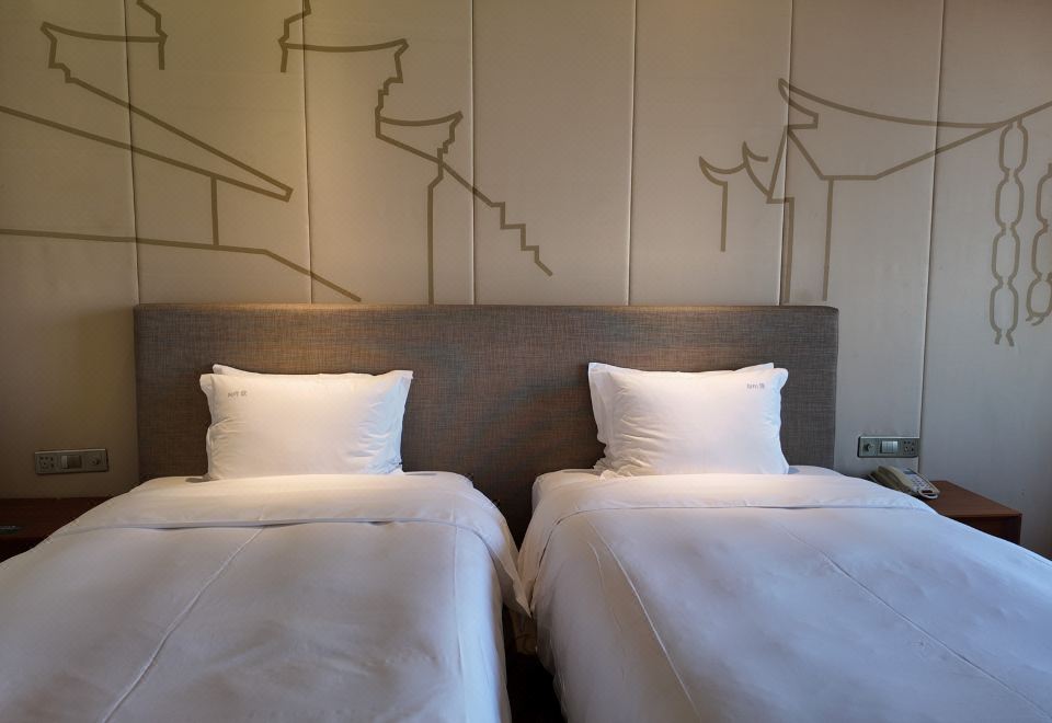 Holiday Inn Shanghai HongqiaoHoliday Inn Superior Twin Room