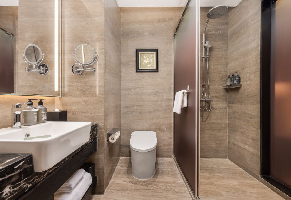 Executive Queen Room