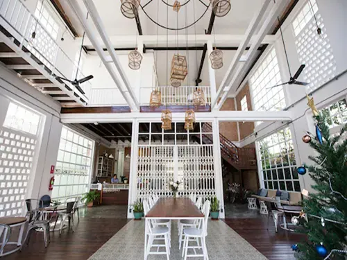 Memmoth Cafe & Hostel in Lampang