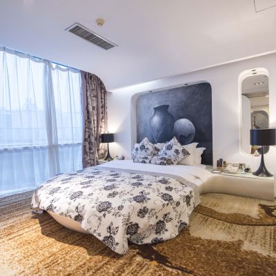 設計師魔術大床套房 中青旅山水設計師酒店東城萬達廣場店優惠