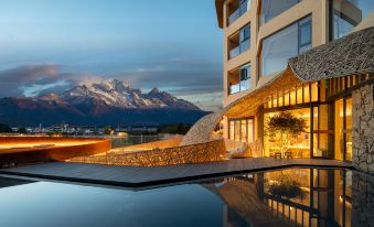 Yundu · Xueshan Lake View Guesthouse (Lijiang Qingxi Rizhao Jinshan view store) - Housity