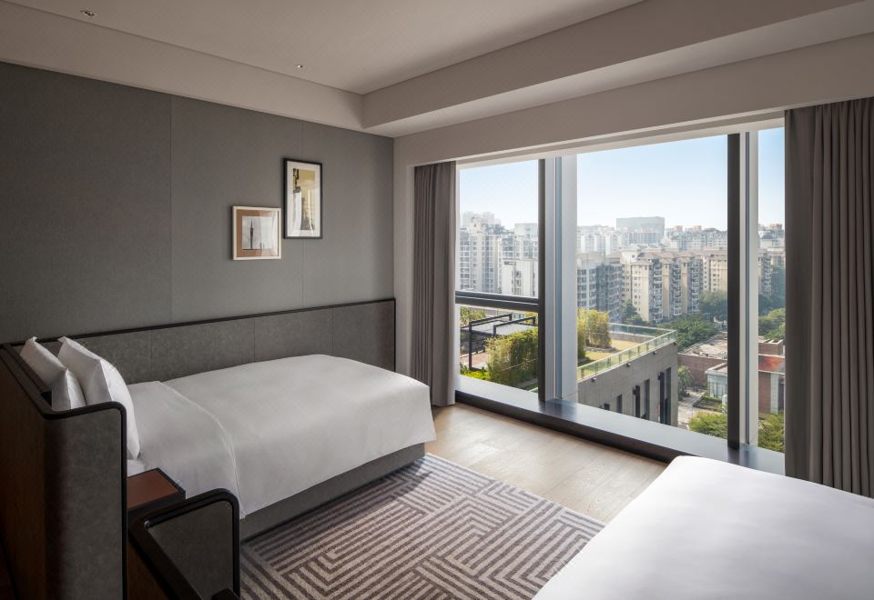 豪华双床房（私享Coffee机+Minibar）