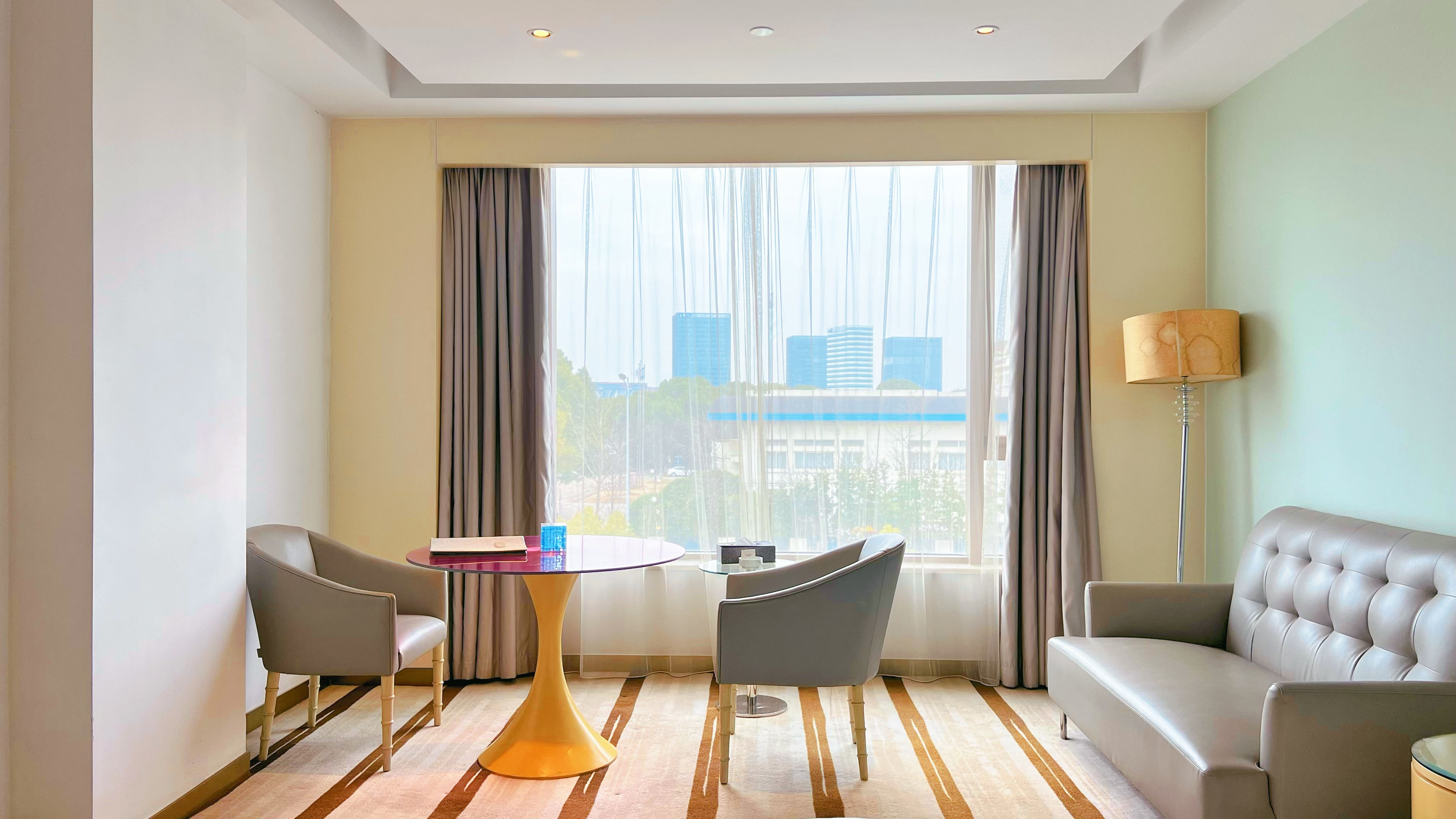 雅致大床房（空间面积大）