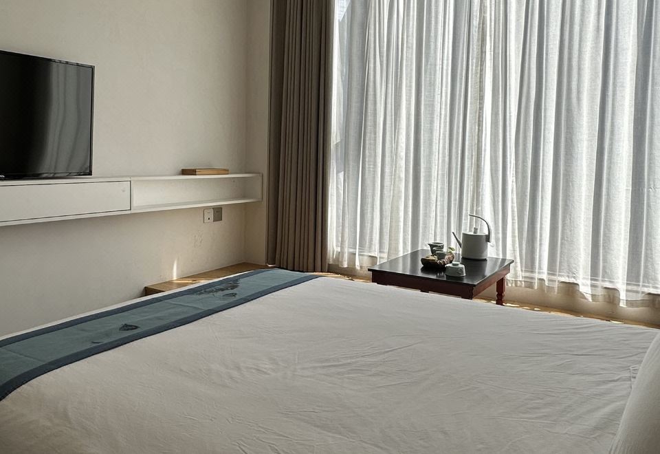 Yunqi Exquisite Double Bed Room