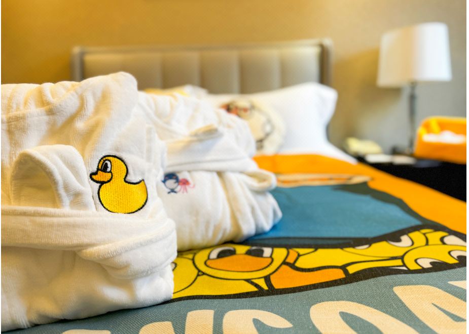 盼酷小黃鴨主題家庭套房