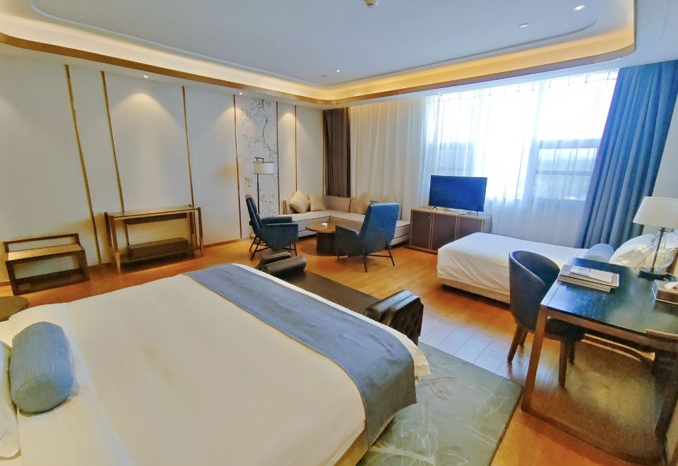 Huayang International HotelDeluxe Family Room